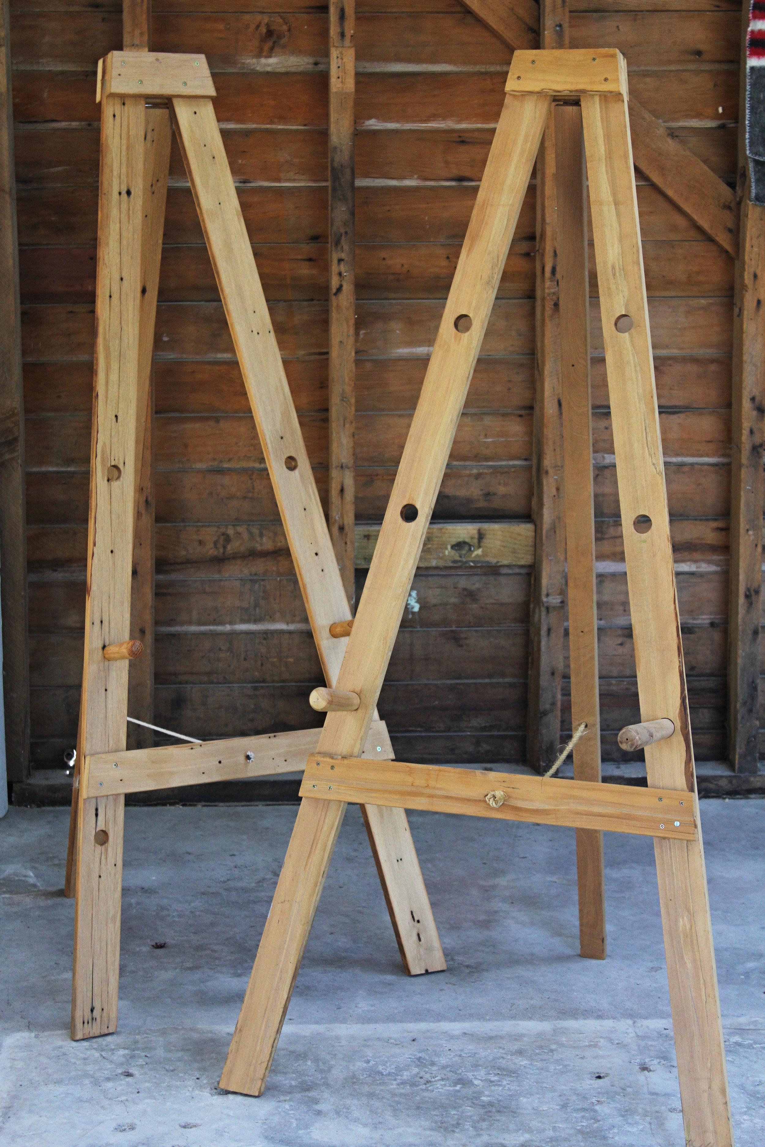 Wooden-Easel-hire