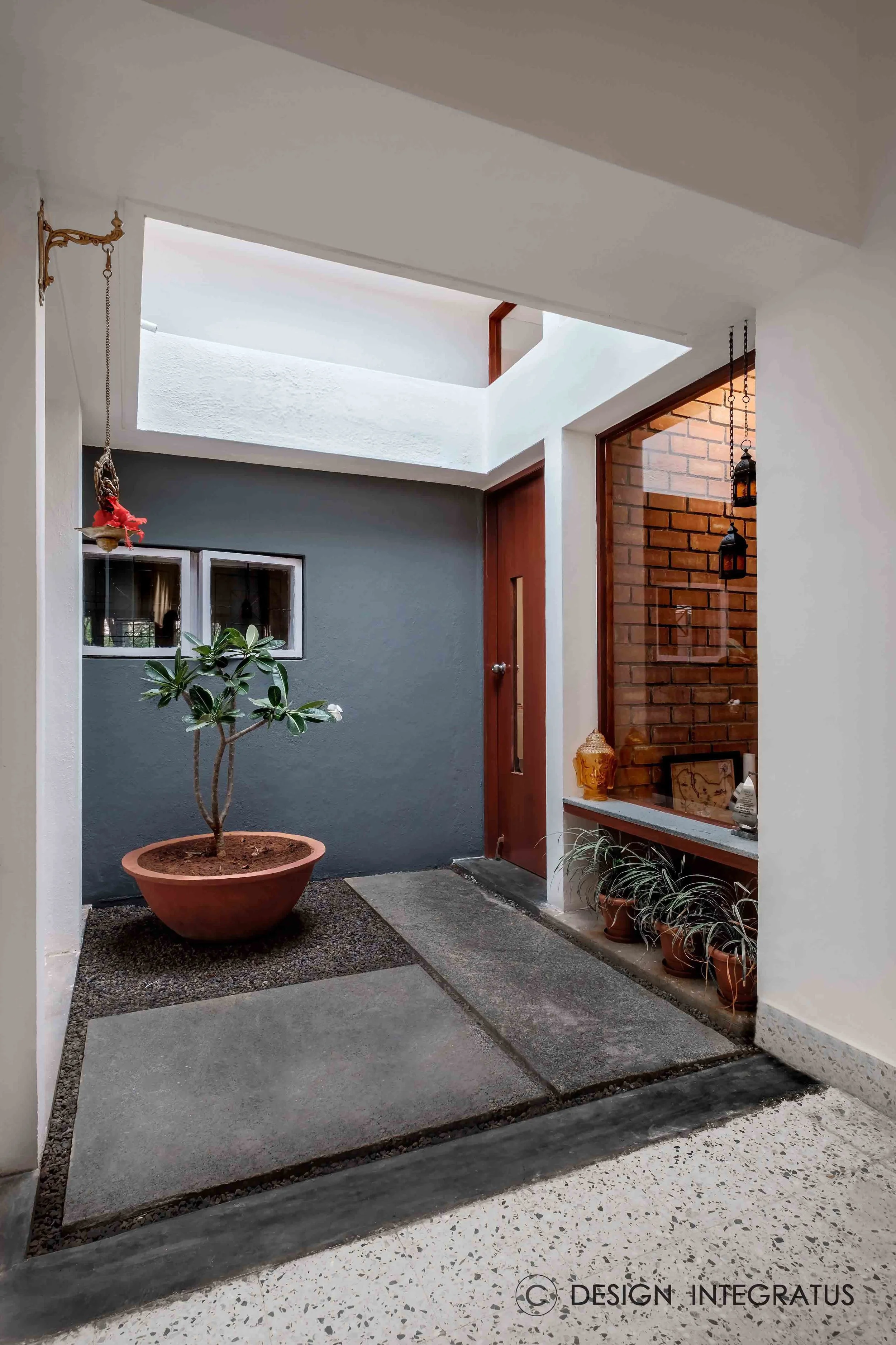 4.courtyard.jpg