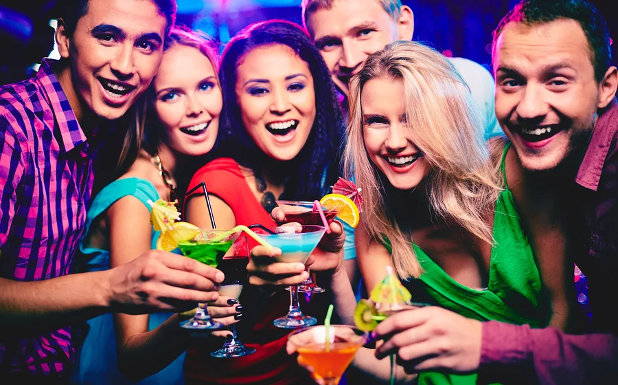 friends-drinking-cocktails.jpg