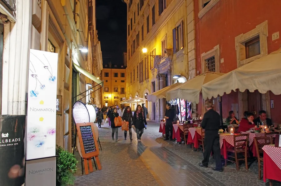 Night-On-Rome-Streets.jpg