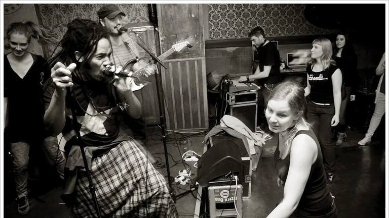 Sonora Milagrosa playing live at Kaffee Burger | © Montecruz Foto/ Flickr