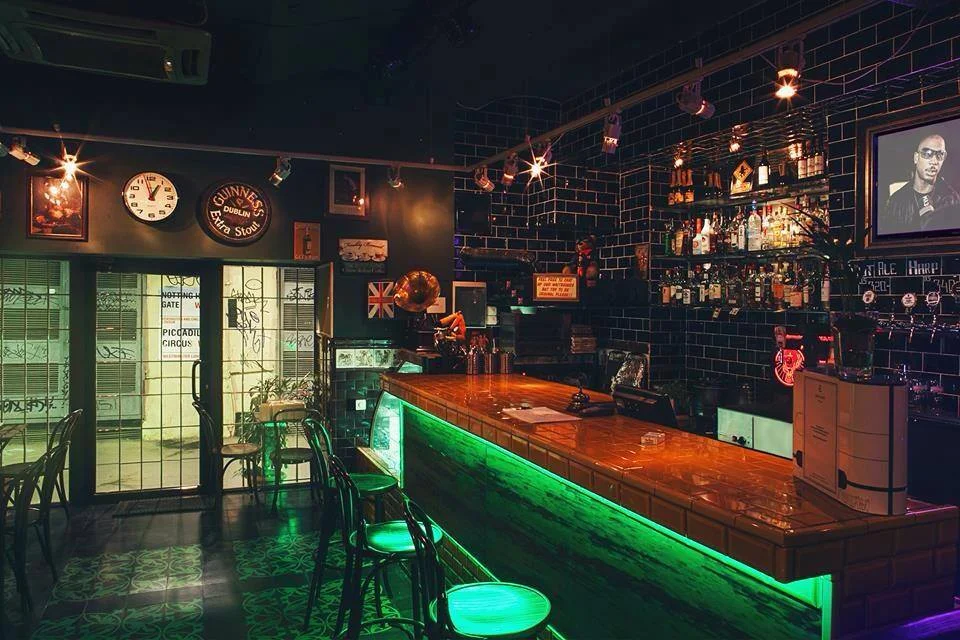 edwards-pub.jpg