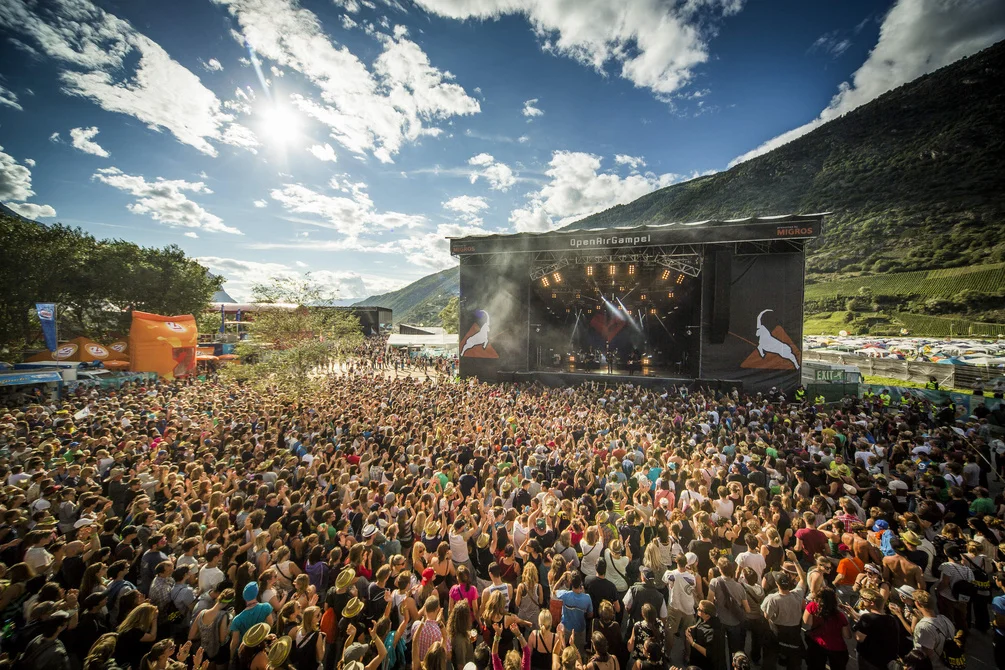 Line-Up 2018: 30 Seconds To Mars, Macklemore, The Chemical Brothers, Dropkick Murphys, Kodaline, Marteria, Wanda, Mando Diao, Walk Off The Earth, 187 Strassenbande, Fat Freddy's Drop, Feine Sahne Fischfilet, Seasick Steve, The Baseballs, Tom Walker, Welshly Arms, Eluveitie, Eskimo Callboy, Faber, Hecht, Käptn Peng & die Tentakel von Delphi, Shame, Skinny Lister, De Staat, Dodo, Saltatio Mortis, Steff La Cheffe, Stereo Honey, The Joy Formidable, Yungblud, Danitsa, Death By Chocolate, The Gardener & The Tree, Tobias Carshey, Turbobier, WintersHome, Vibez.
