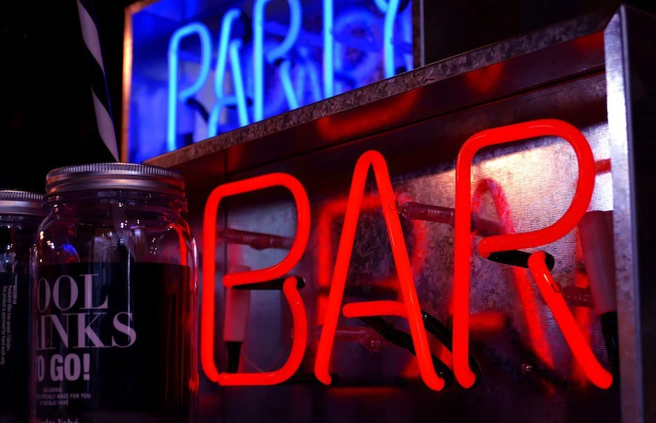 Bar-sign-for-Munich-Bars.jpg