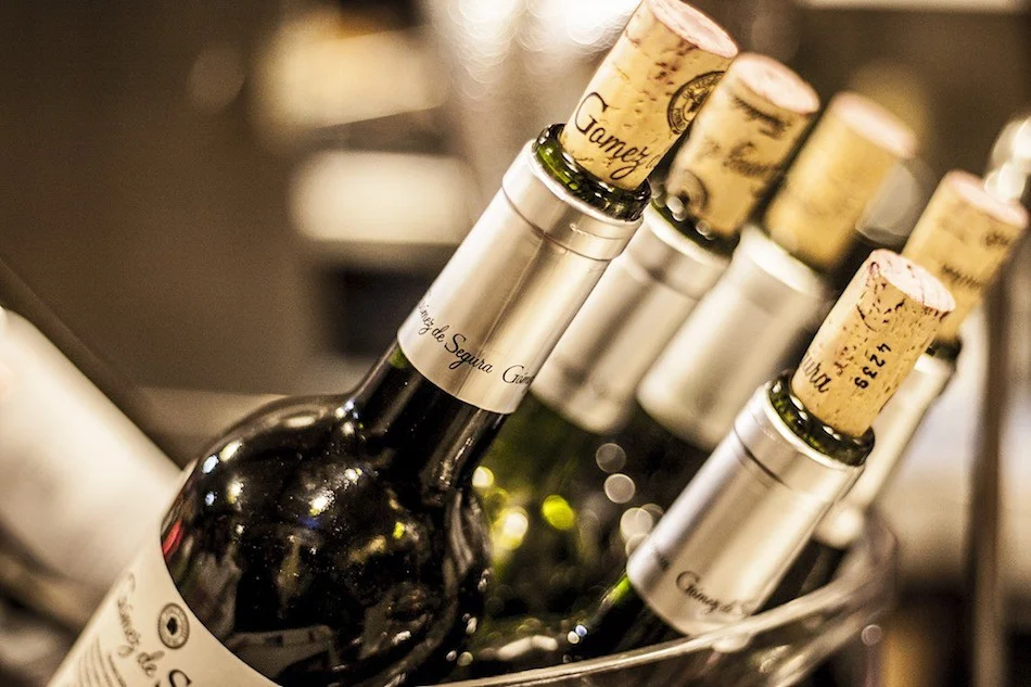 Bottles-of-corked-wine-for-Munich-Wine.jpg