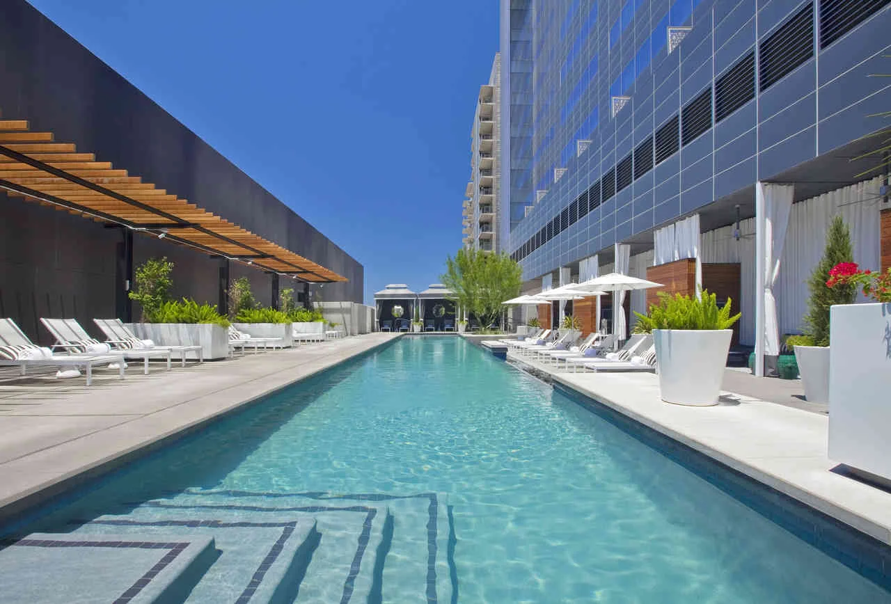 THE WET DECK AT W AUSTIN | MARK KNIGHT