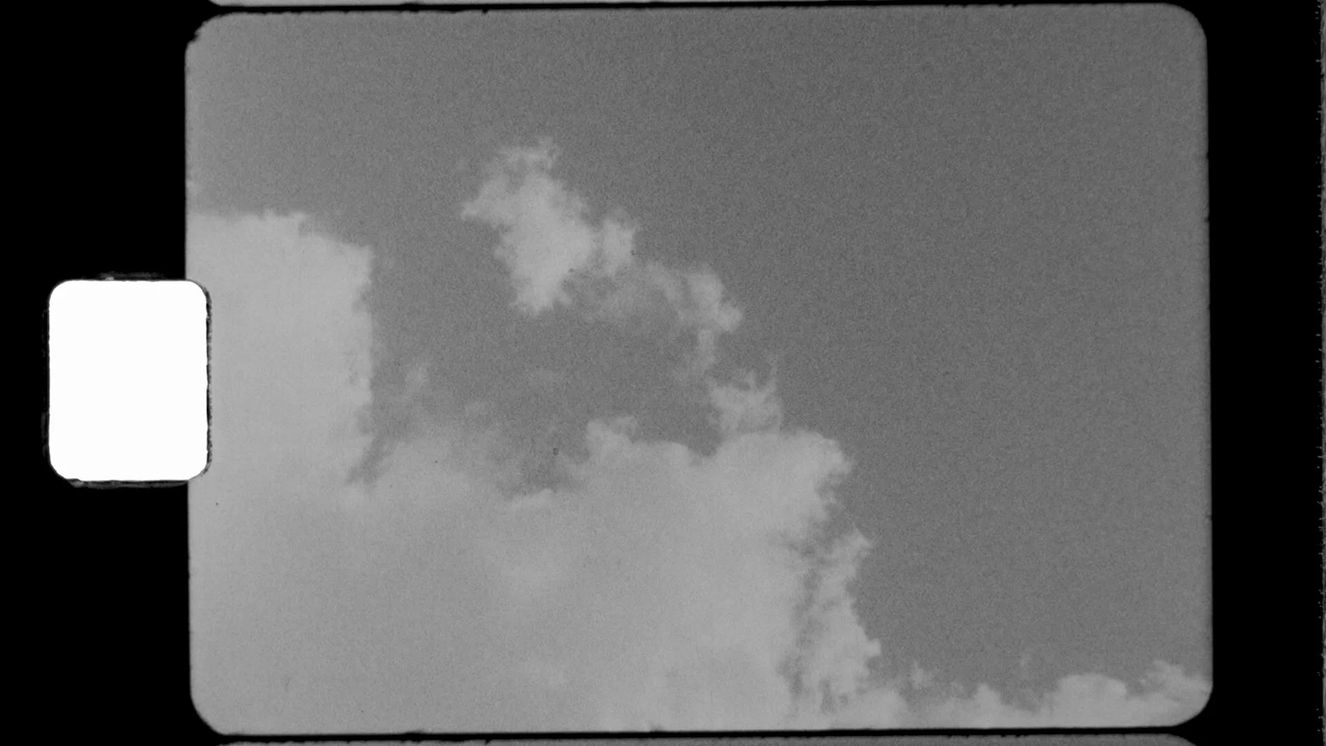 LES NUAGES - A Super 8 film by Borja Ortuzar