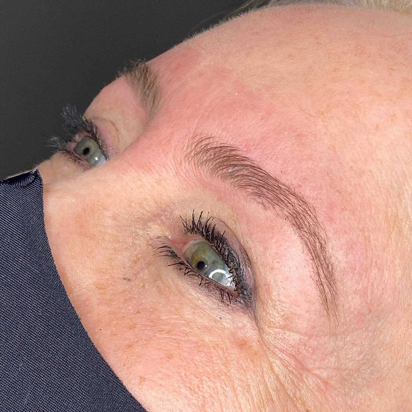 Oh hello brows 🙋🏼&zwj;♀️🙋🏼&zwj;♀️
Swipe left for the 'before' ⬅️
#hdbrows #brows #microblading #eyebrows #browlamination #browsonfleek #hdbrowstylist #beauty #browstylist #hdbrowsofficial #browshaping #lashes #browgoals #browboss #browenvy #lashe