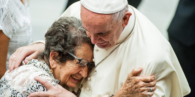 web3-pope-francis-elderly-woman.jpeg