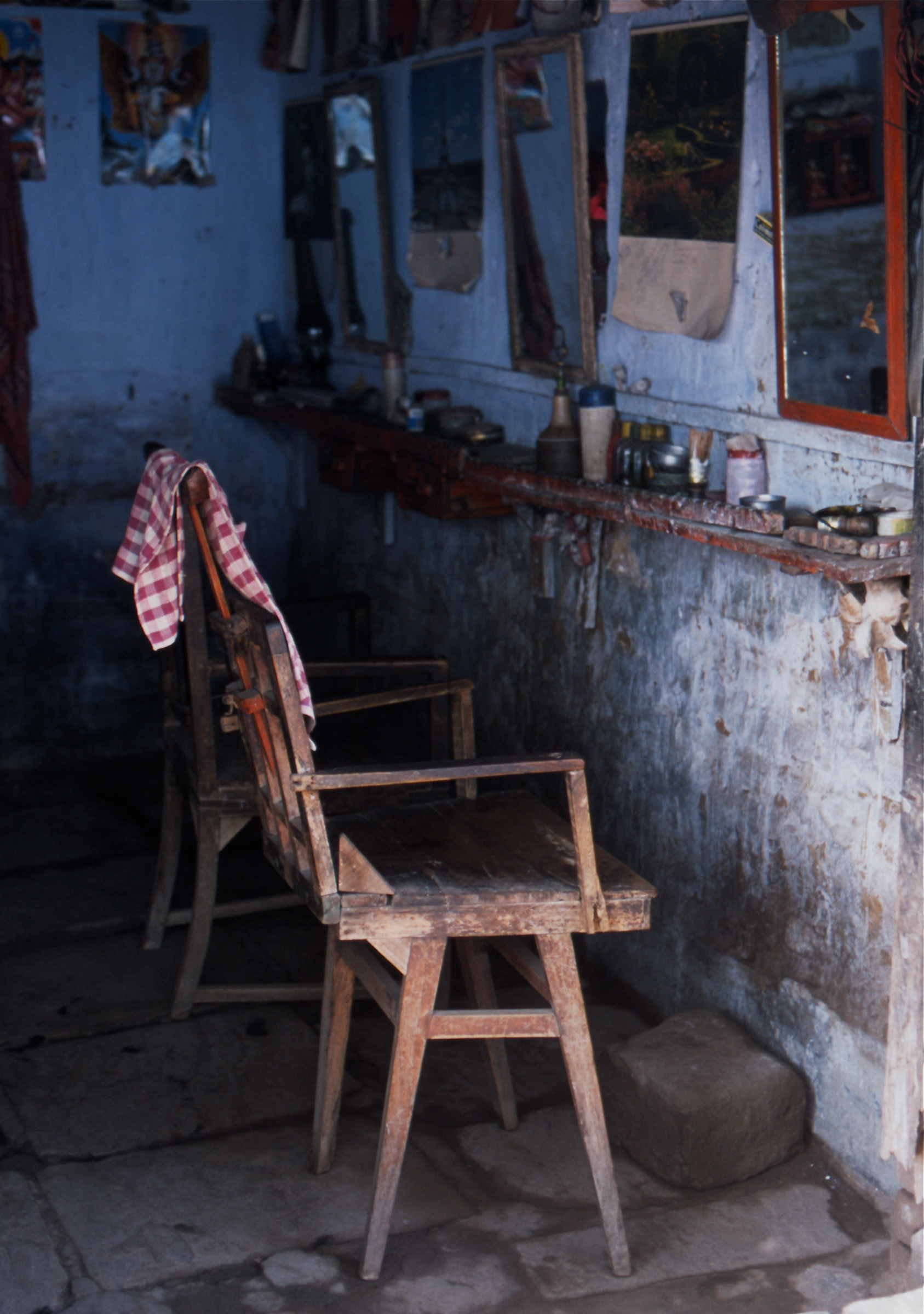 Barber’s shop. Bodhgaya. Bihar. India