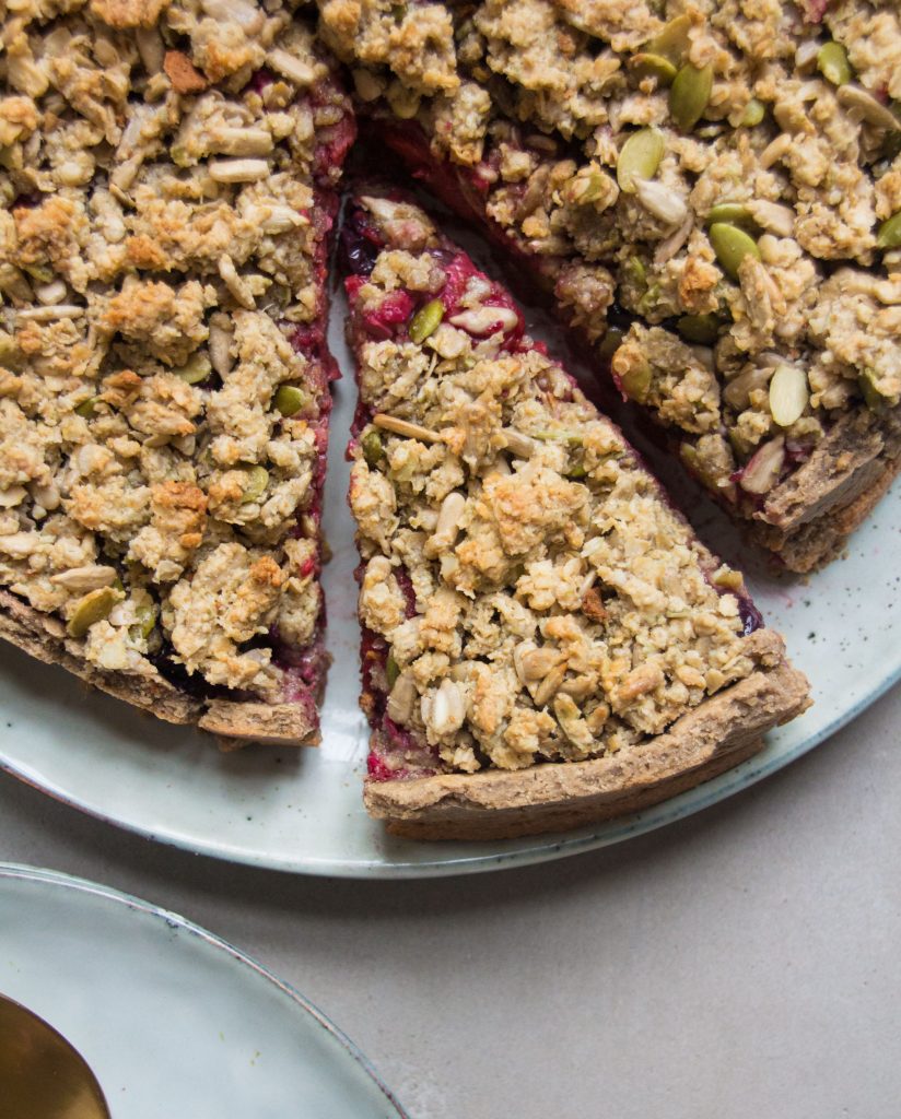 Apple and berry crumble tart by Deliciously Ella