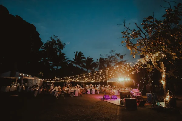 An-Enchanting-Garden-Wedding-in-Tagaytay-35.jpg