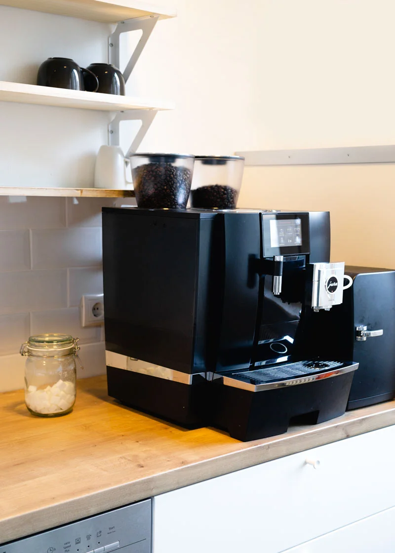 we-power-your-office-lendis-kaffeevollautomat-mieten.jpg