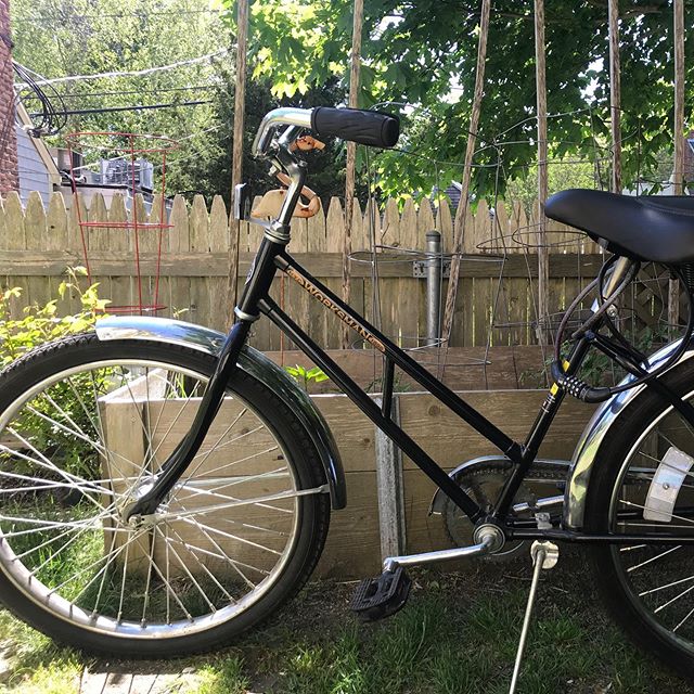 The Worksman cruiser is a single-speed with coaster brakes.
