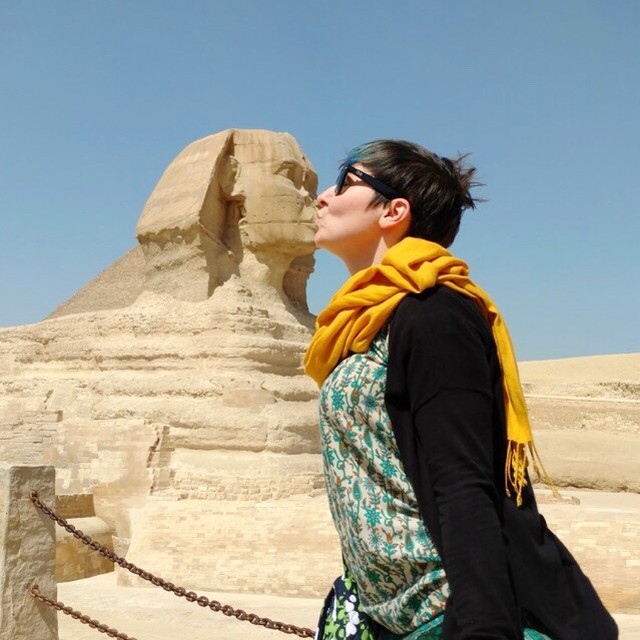 Kissy, kissy, Sphnixy!
Visiting the Great Pyramids of Giza was a travel dream for me! So ancient and still holding its secrets. Have you always dreamed of seeing them in person? Then go, Egypt is SAFE! 🆕 on the Blog A Guide for your Visit to the Great Pyramids of Giza, Egypt 🇪🇬 -
-
-
-
-
#egypt #tripofalifetime #greatpyramids #giza #sphynix #kiss #visitegypt #exploreegypt #encounterstravel #seethepyrimads