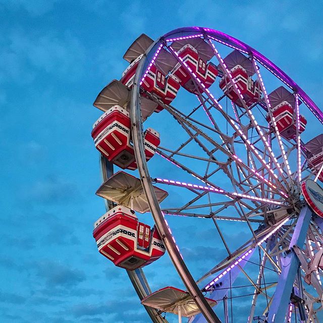 Going to the fair is always a highlight of my summer and last night I went to the @washingtoncountyfairny for the first time! I have never seen a fair so big! There were too many cows to count, the most intense tractor pull I’ve ever seen, and rides galore! What is your favorite part of the fair?
-
-
-
-
-
#ferriswheel #washingtoncountyfair #upstatenewyork #fairseason #ustradition #girlslovettravel #travelgirls #countryliving #fairbynight #ilovefairs #fairs