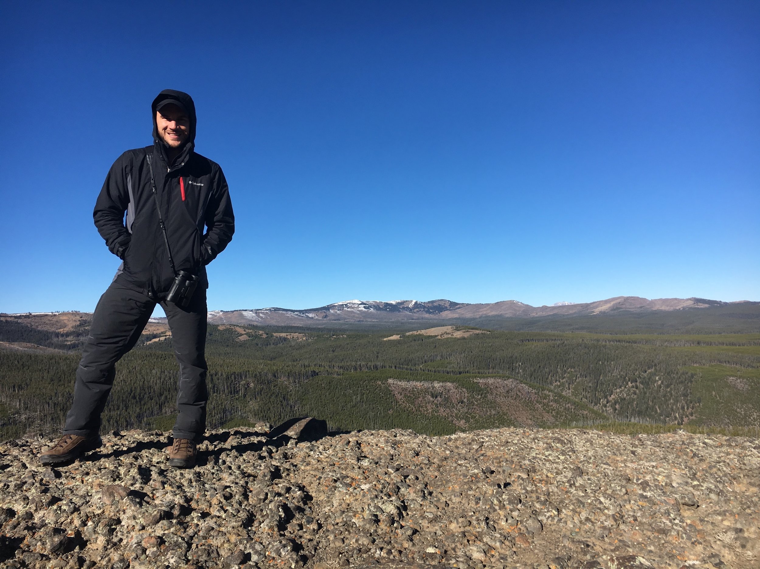 What to Wear for a Winter Day Hike