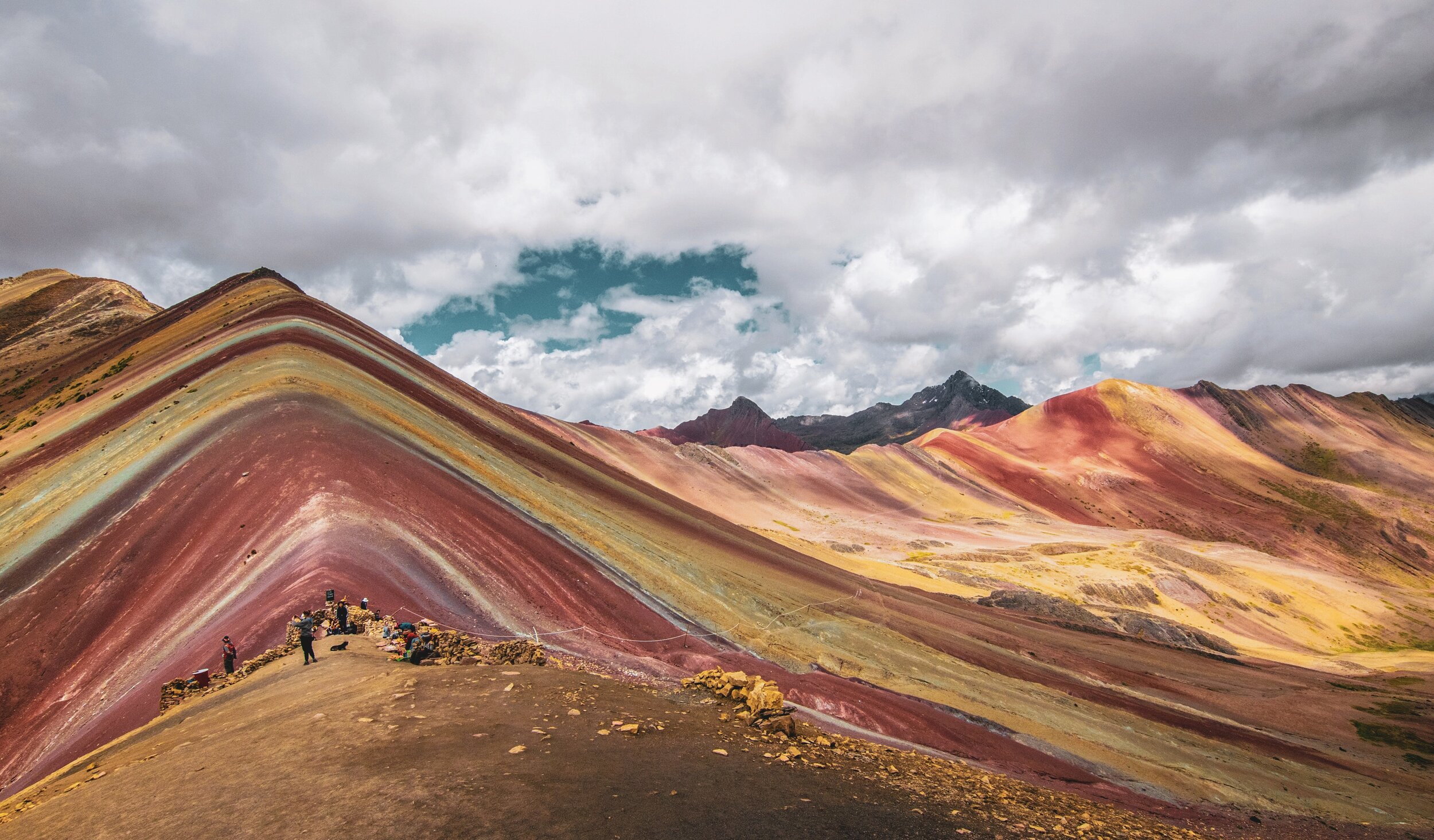  Rainbow Mountain 