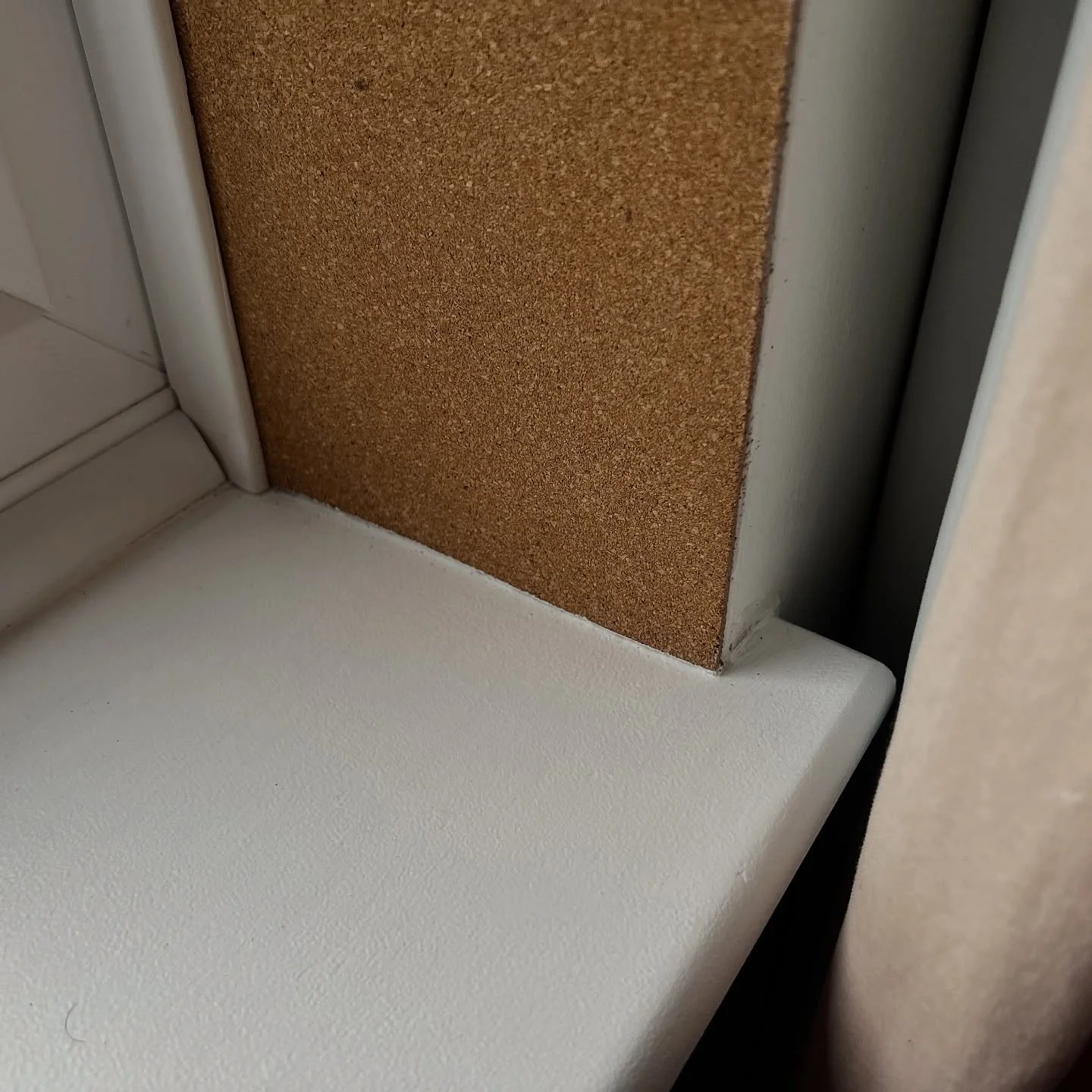 BUILDING EXPERIMENTATION, WARE
___________________________________

Whilst carrying out some refurbishment works on our family home, we have tested a simple theory for our cold window reveals.

The property is an early 1990s house with some fairly ba