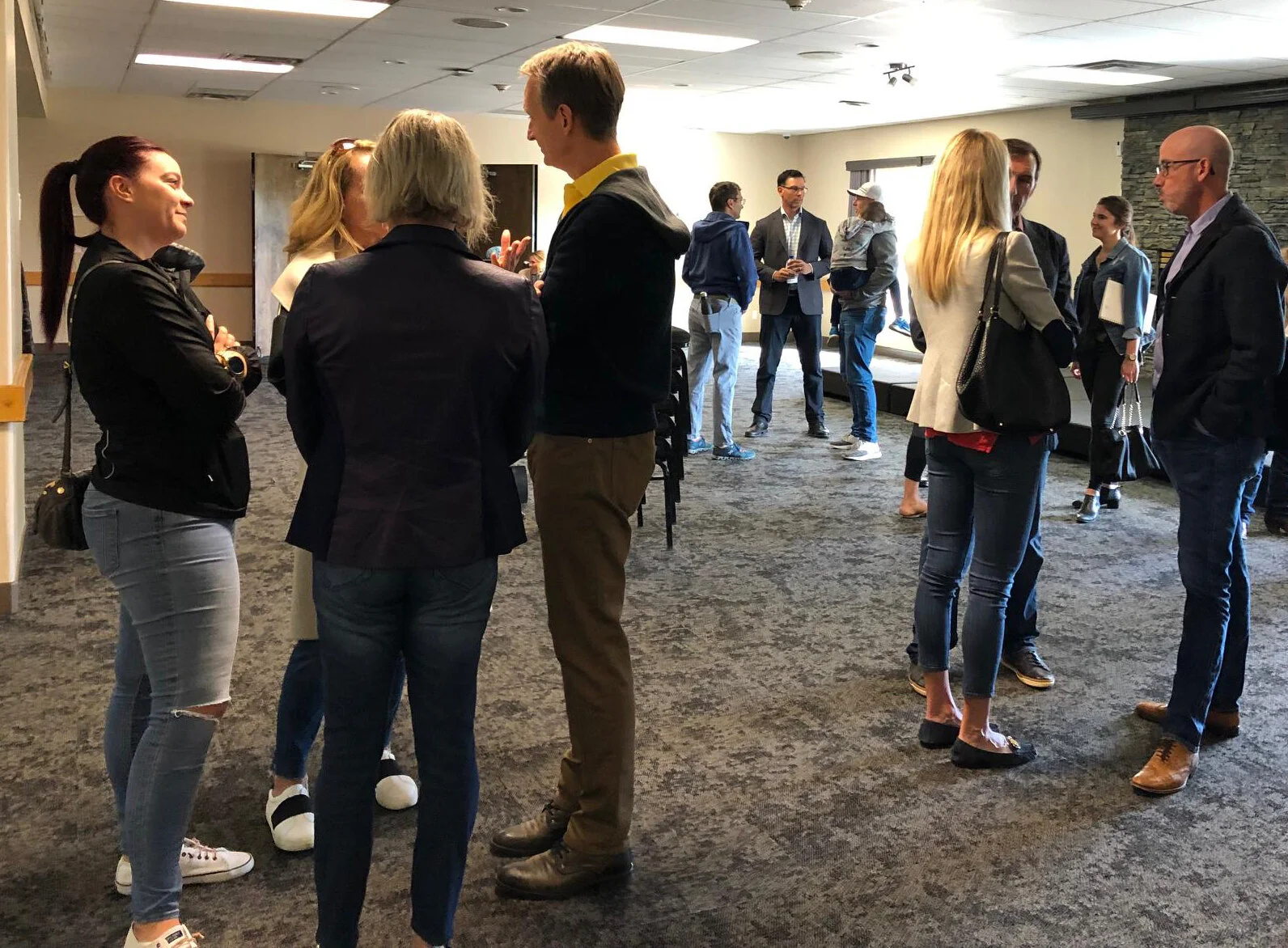 Chatting with folks at the Calgary-Elbow UCP AGM on Sept 20.