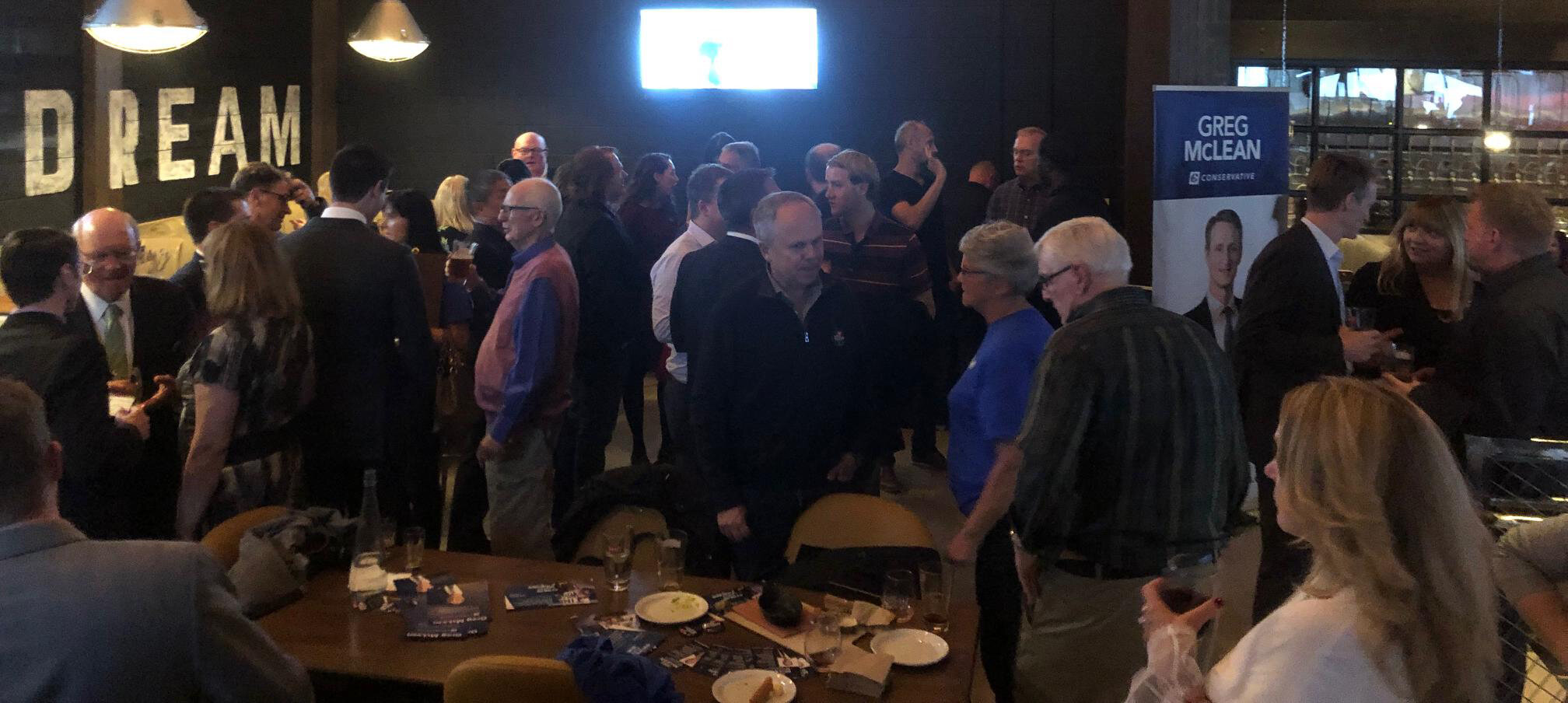It was standing room only tonight (Friday Oct 4) at a Beltline community Meet-and-Greet event. I was pleased to meet and chat with many Calgary Centre residents living in the Beltline and throughout the riding, and hear about what issues are top of mind in this election (few surprises - our faltering economy and the rising cost of living topped the list).