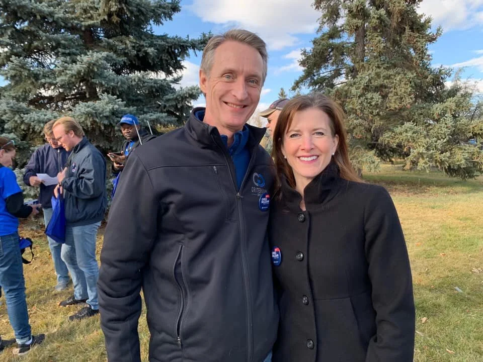Alberta Minister and MLA Tanya Fir came with me on one of the last doorknock outings of the campaign, this time in Elboya. I appreciate her support all the way through.