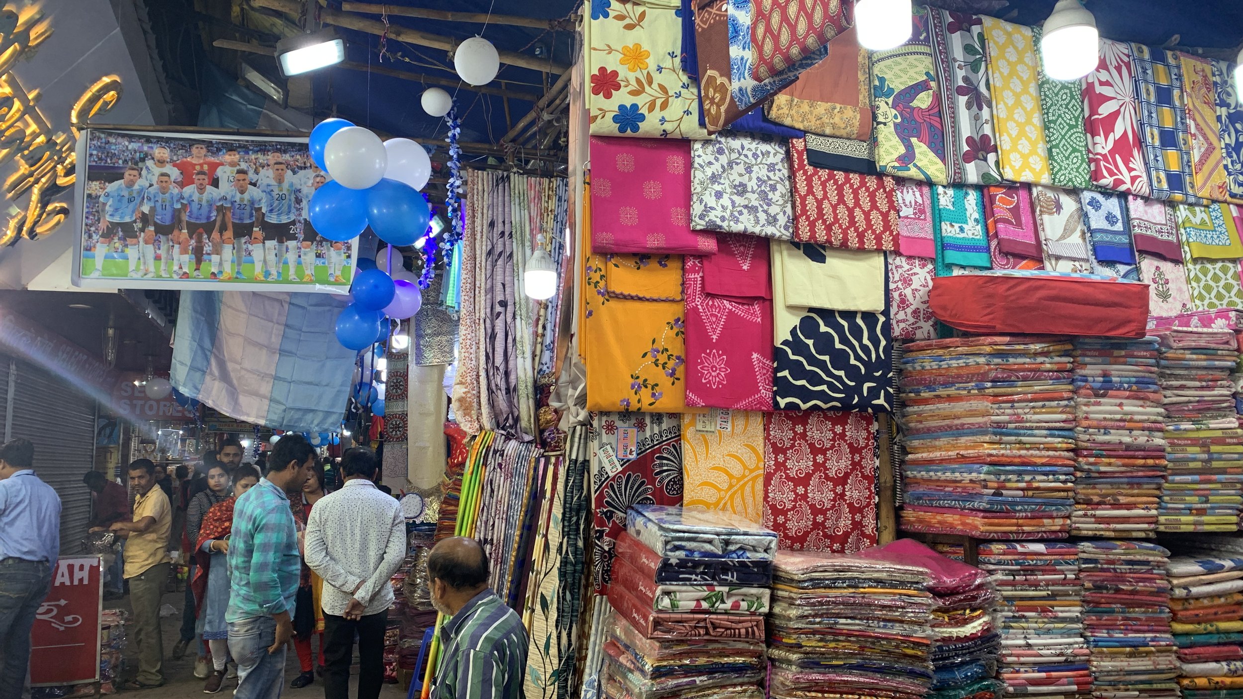 kolkatagaraihatmarket.JPG