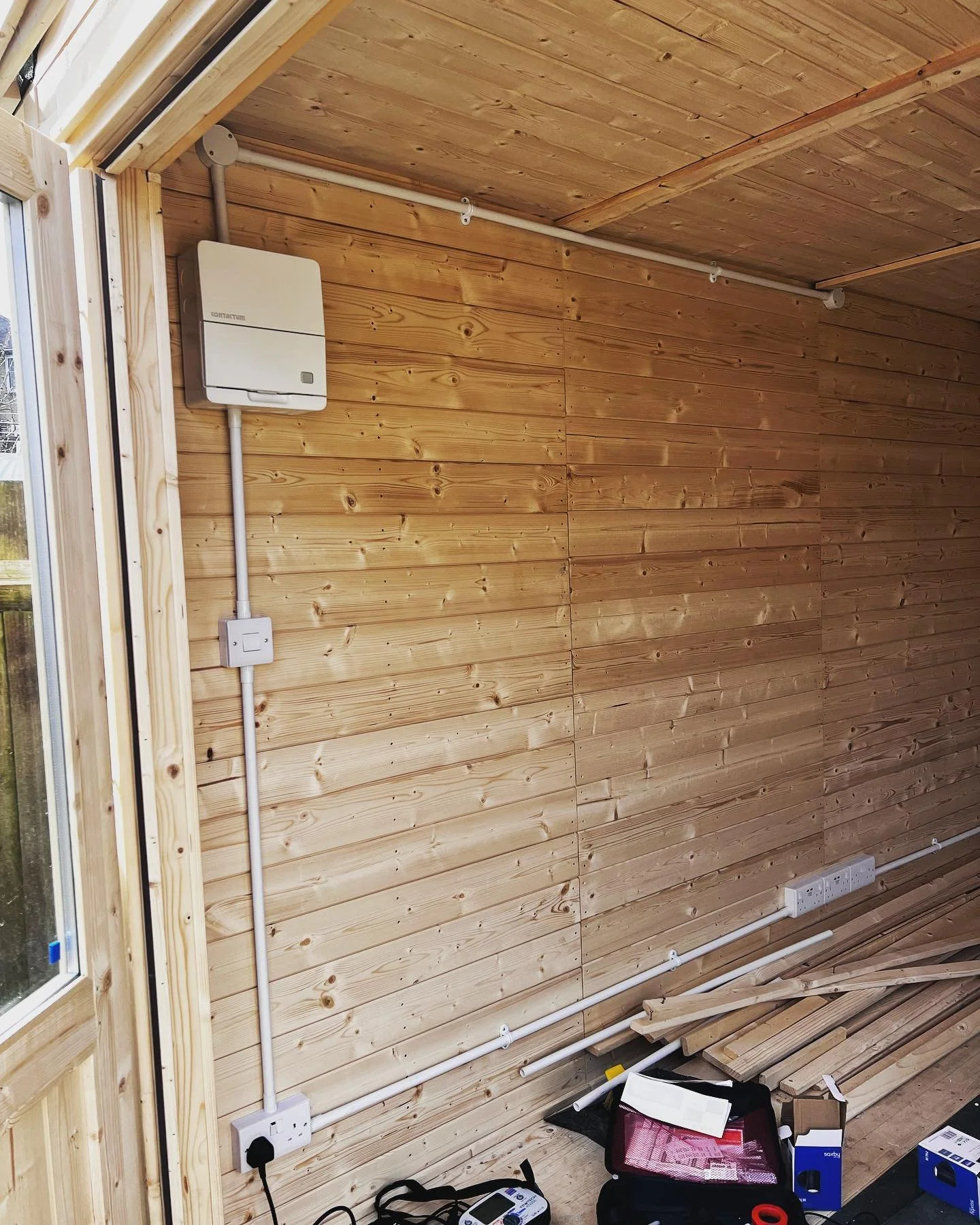 ⚡️Cabin Sub Main, Sockets &amp; Lighting⚡️

- @contactumltd Defender 2 Consumer Unit - @bg_electrical_uk accessories - @swaonlineuk Storm Glands