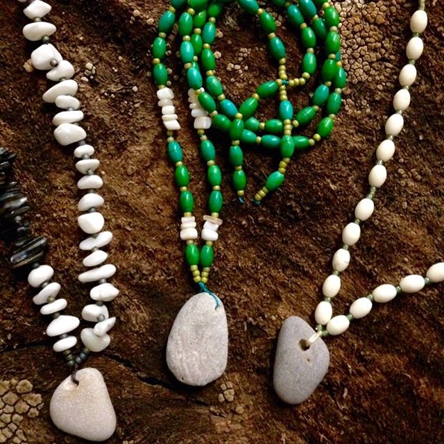 New workshop! 
Join us on Tuesday, Feb. 26 from 11a - 1p. All supplies included! Register online here: http://ow.ly/EG6z50kkCyl

Is the beach your happy place?  Choose from an assortment of genuine stone, shell &amp; glass accent beads with a very sp