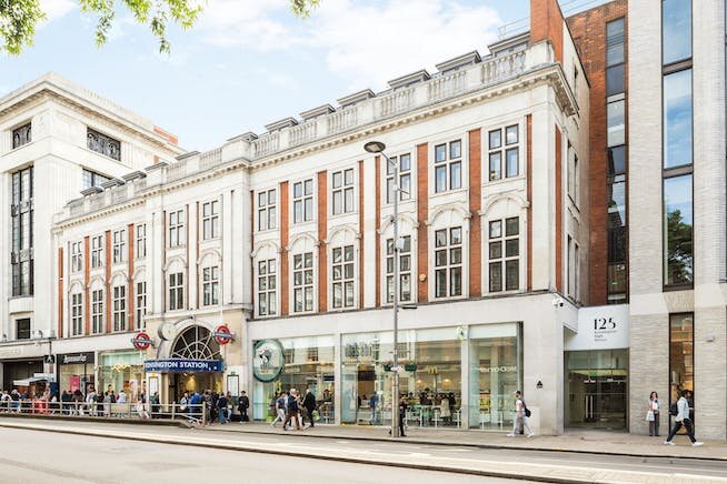 New showroom alert! We have moved to Kensington Church Street. We are looking forward to a new fresh start and being close to our customers in Kensington and Chelsea. In addition to home consultations, we now offer showroom appointments for curtains,