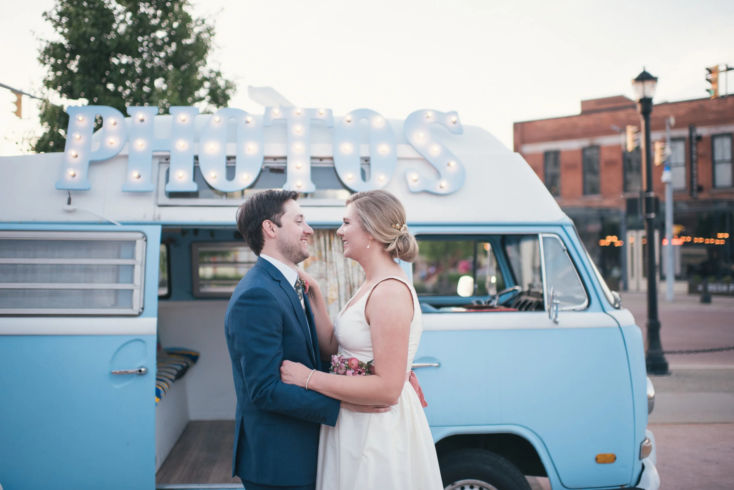 What is a wedding coordinator? Wedding planner vs wedding coordinator. Social Maven | Wedding Planners Buffalo