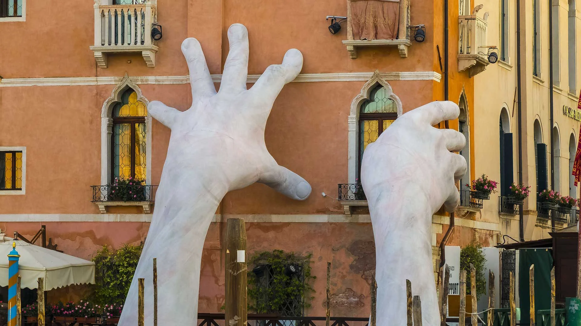 Rethink-welcome-murano-hands.jpg