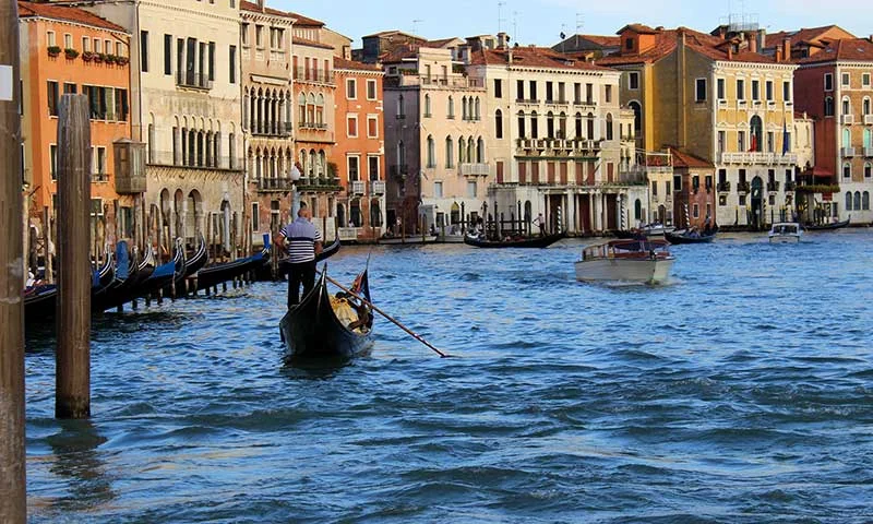 Travel-Tips1-Sunny Canal.jpg