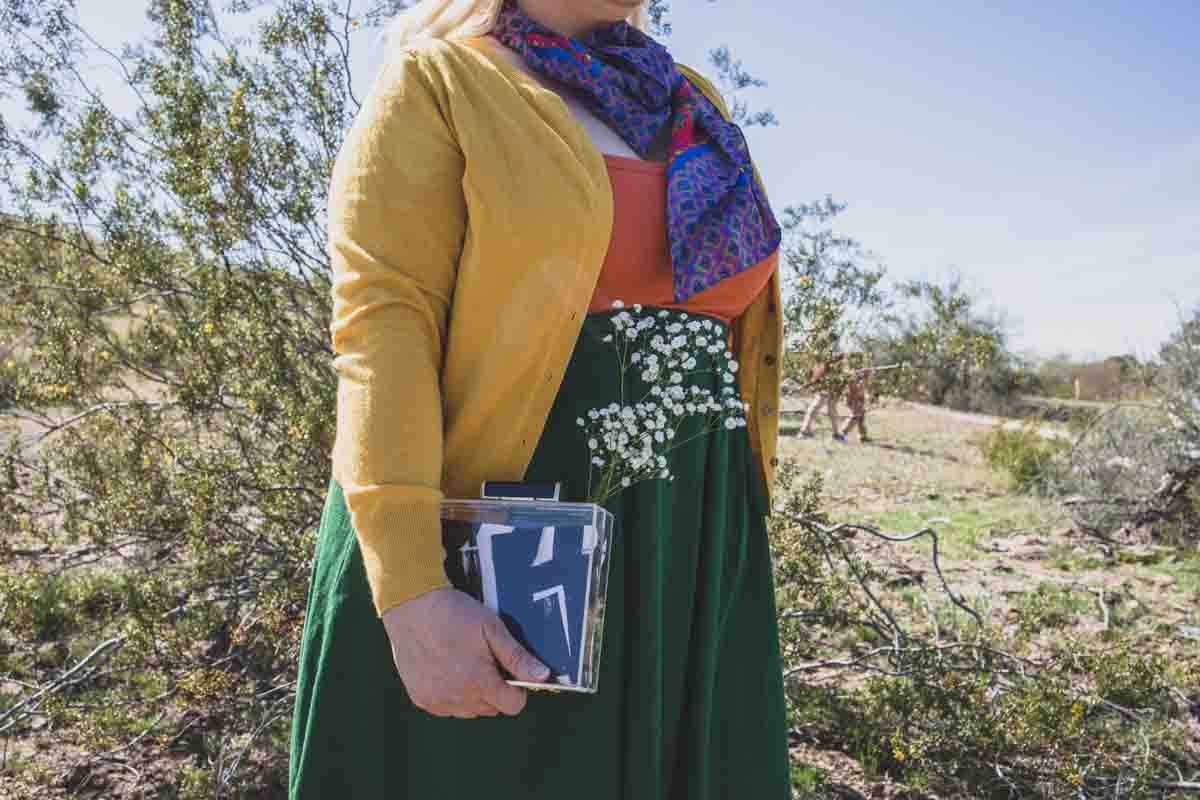  Mom’s Photo shoot outfit ideas for Desert Creative Photography Family Session with best Phoenix family photographer, Jennifer Lind Schutsky. 