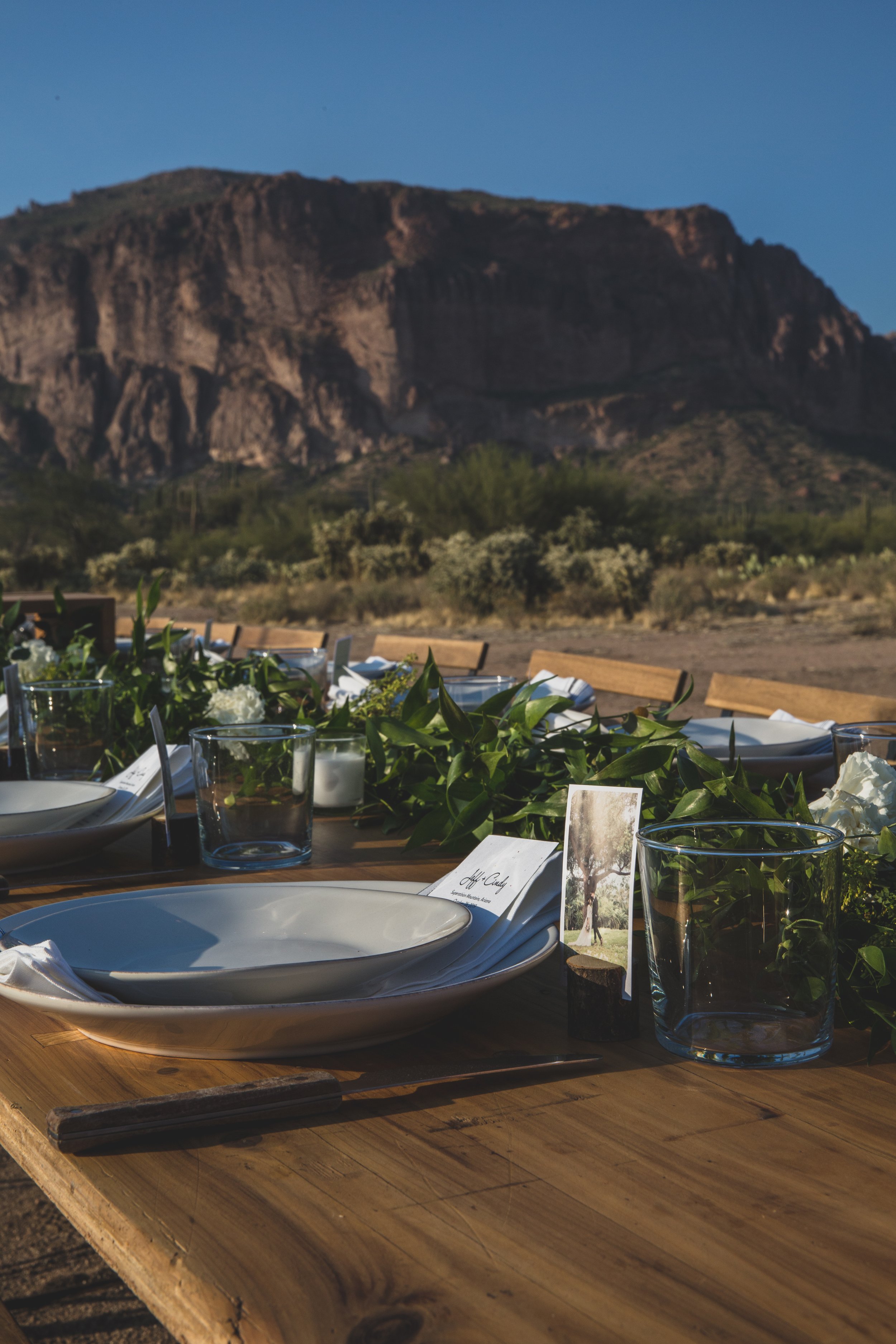 Details with Superstition Mountains in the background at an intimate Superstition Mountain micro wedding by Cloth and Flame by Phoenix based wedding photographer, Jennifer Lind Schutsky. 