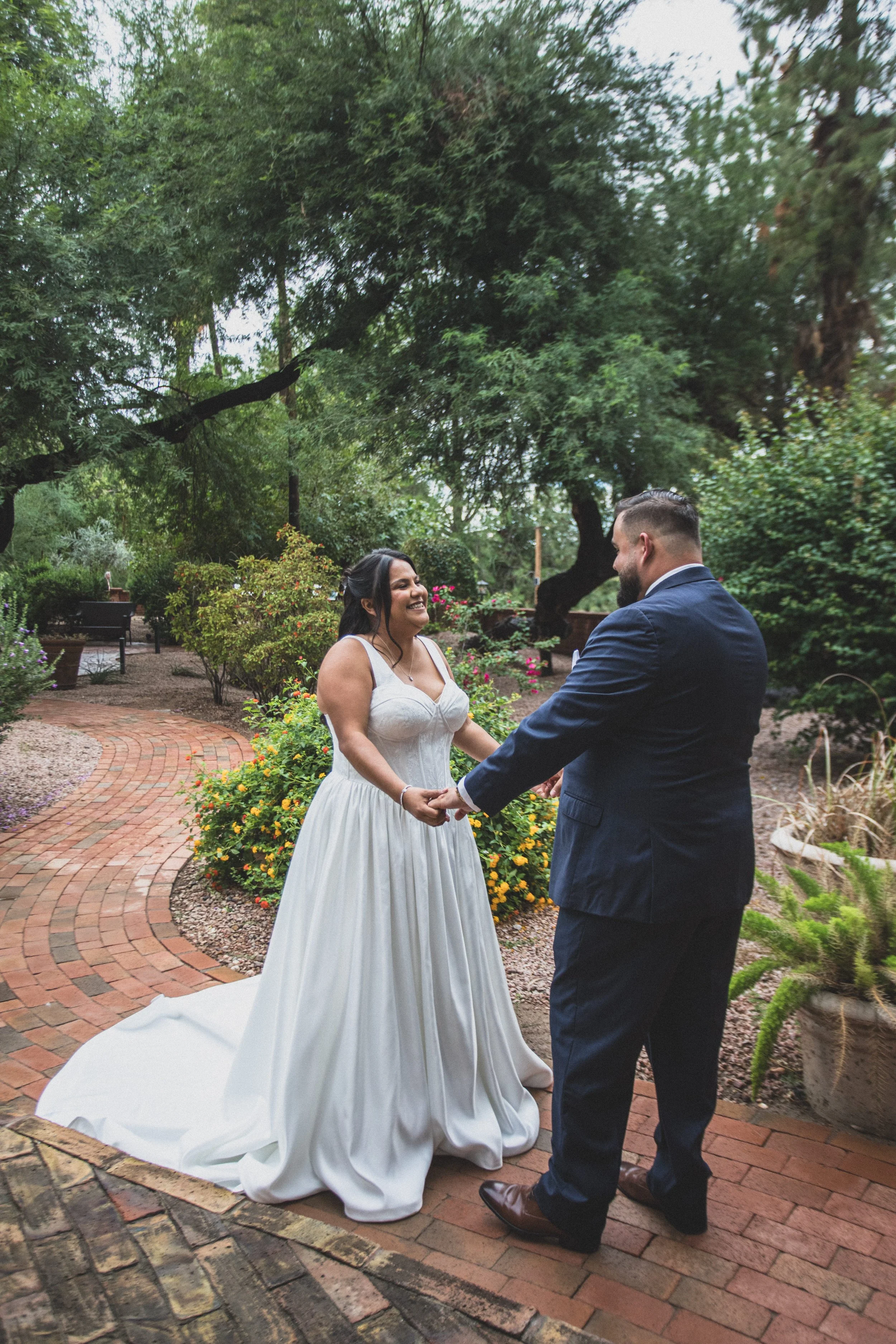 Schnepf Farm Wedding Mirera and John in Queen Creek, Arizona by Photographer, Jennifer Lind Schutsky, October 2025 EDITED-21.jpg