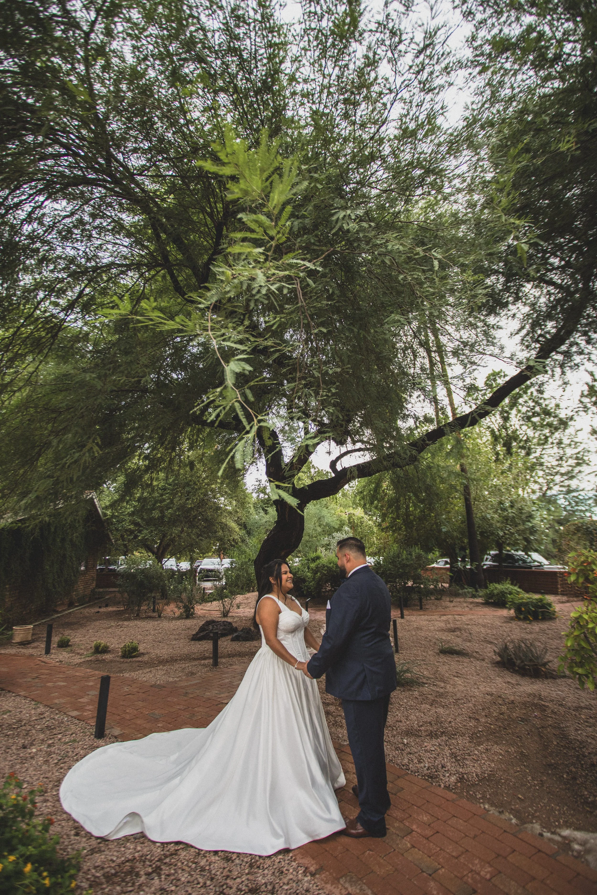 Schnepf Farm Wedding Mirera and John in Queen Creek, Arizona by Photographer, Jennifer Lind Schutsky, October 2025 EDITED-25.jpg