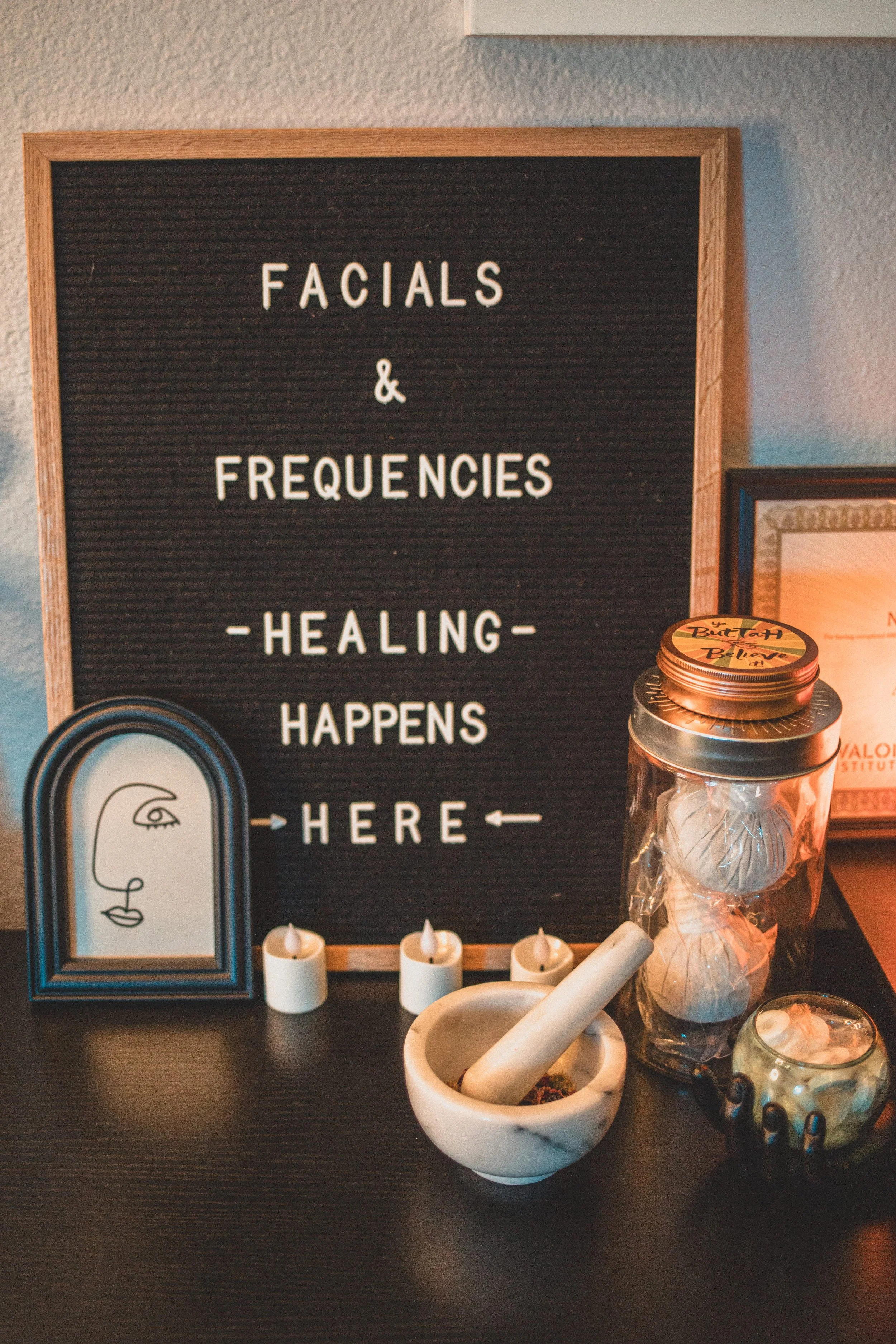 Nichoelle Adler of Mindful Skin Haus in Central Phoenix, Arizona by Jennifer Lind Schutsky October 2025 EDITED-0043.jpg