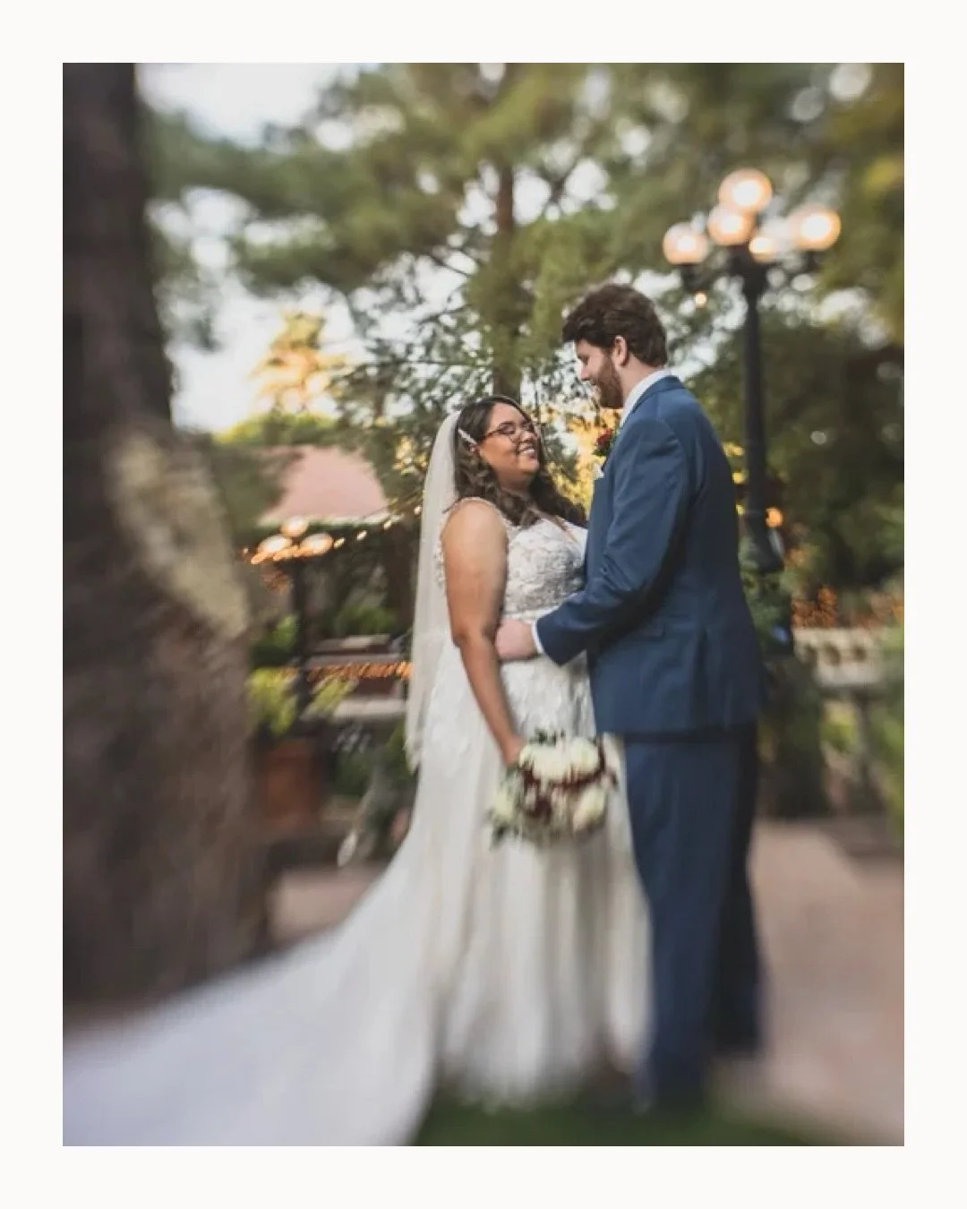 A little @wrighthouseweddings I never blogged 🫣 now live at JenniferLindSchutsky.com/clients 

And just a moment for that sunset sky 😱

#weddingphotography #mesawedding #arizonaweddingphotographer