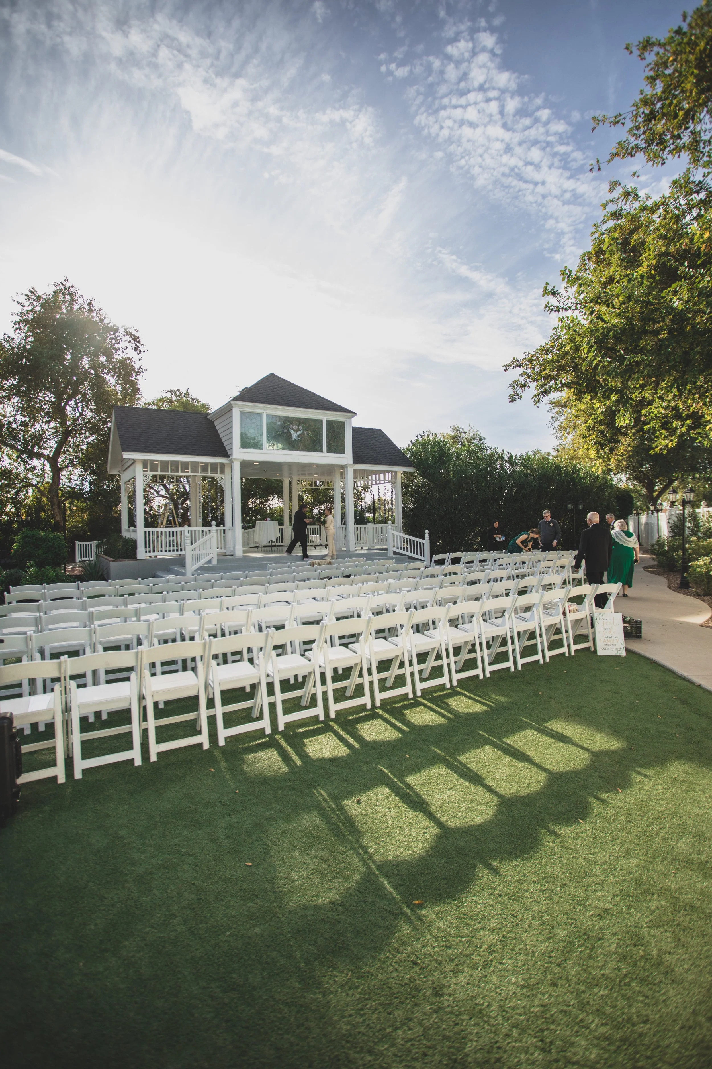 Lindsey Grove Wedding Sheylen Savage and Fred December 2025 by Photographer, Jennifer Lind Schutsky EDITED-19.jpg