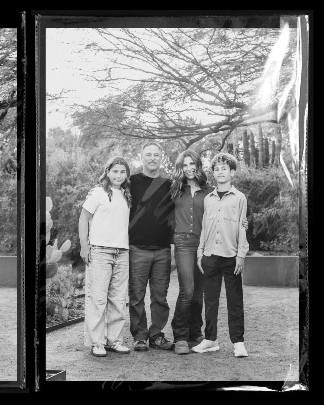 Now that Valentine&rsquo;s Day has passed I can finally share this sweet family&rsquo;s #valentines sesh! I love the idea that they send out Valentine&rsquo;s Day cards instead of New Year/Christmas/Hanukkah/winter holiday cards and instead send out 