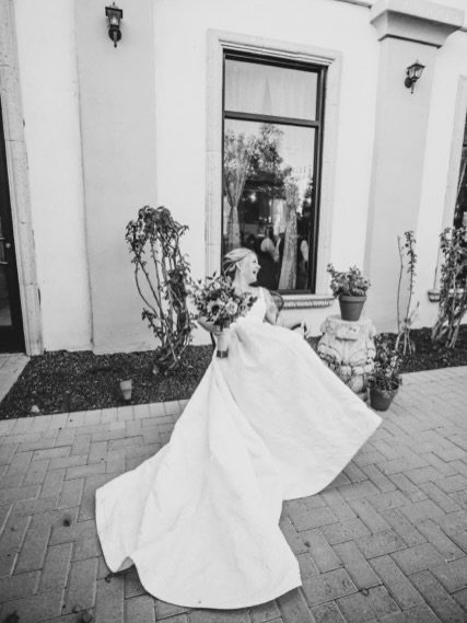 Just the most iconic bride and het gorgeous dress. <<< and her handsome husband 😍😍😍

👩&zwj;❤️&zwj;👨 @shelbyrj &amp; @skabean 
Dress: @giblir11 
Venue: @antiguagarden 
Makeup: @aalialeigh 
Lead photographer: @jenniferlindschutsky @itsgiv