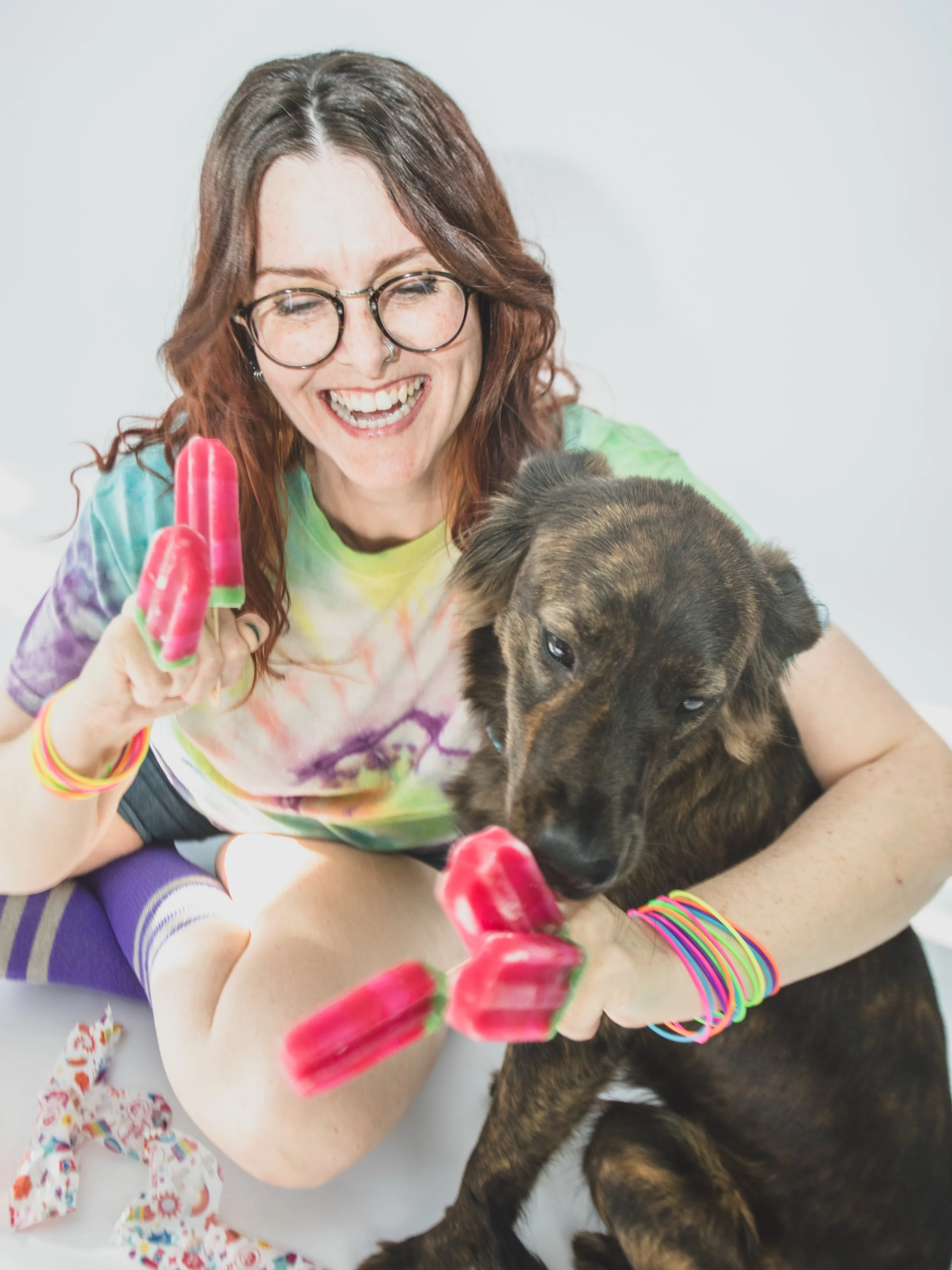 What is your favorite prop?! 

#90s #summer #nostalgia sesh with @thrashstyle and her pup + popsicles. At @alchemystudiosphx 

Who would want to do one of these with kiddos before school starts?! DM me for my next creative mini session date 😘