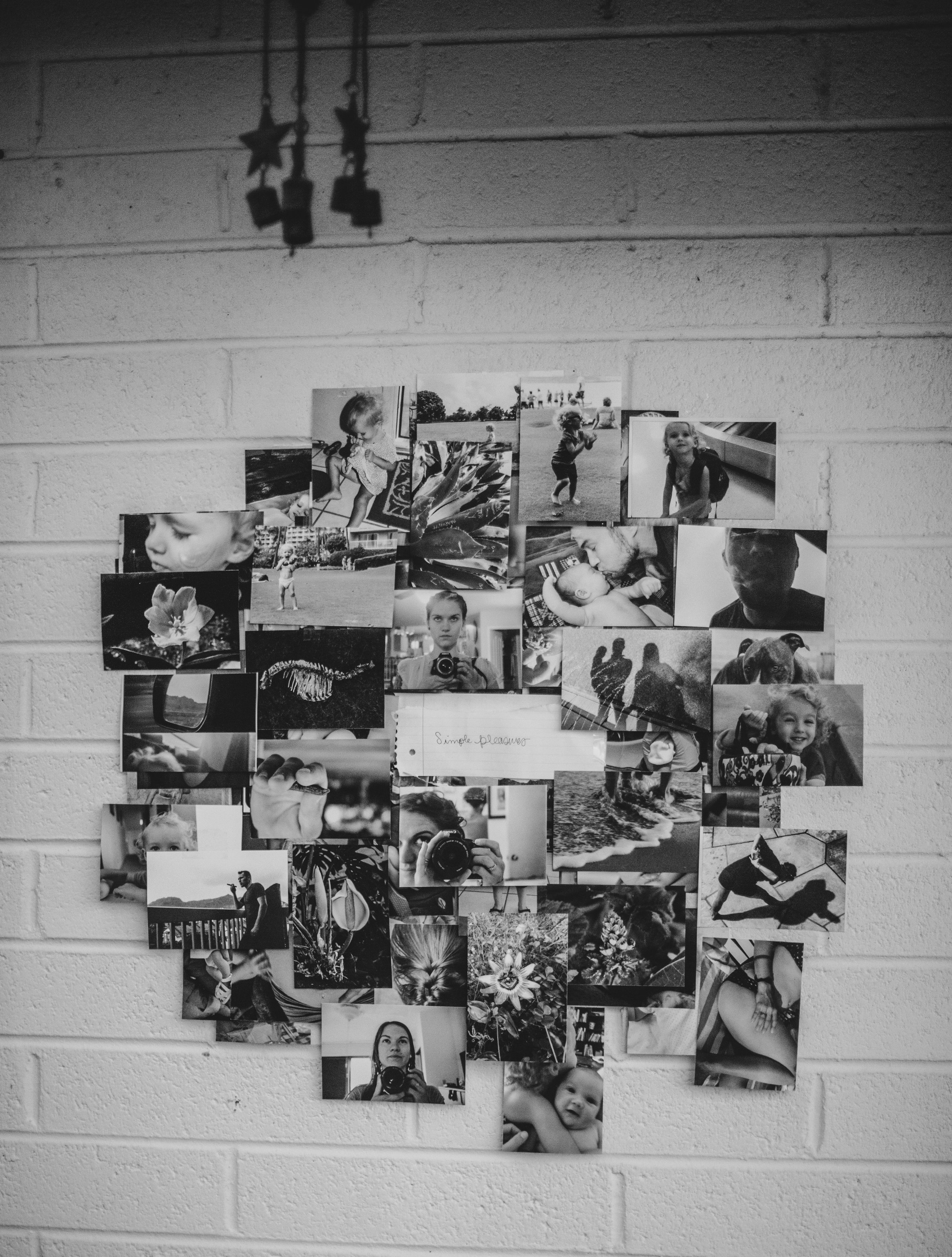 These are presented in reverse order. For &lsquo;best&rsquo; results swipe to the end then scroll backwards to watch the story develops in chronological order. 

My intention with presenting it this was is to disrupt the concept of linear time. 

Scr