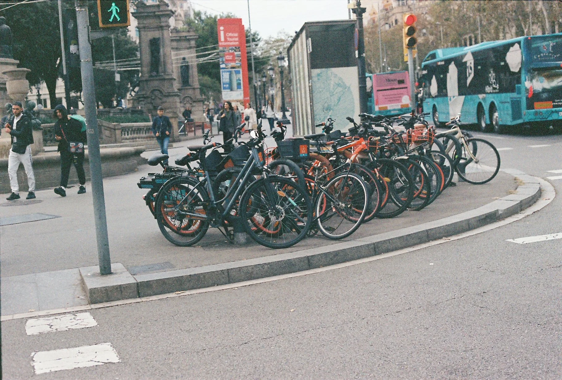 0733435_0733435-R1-012-4A.jpg