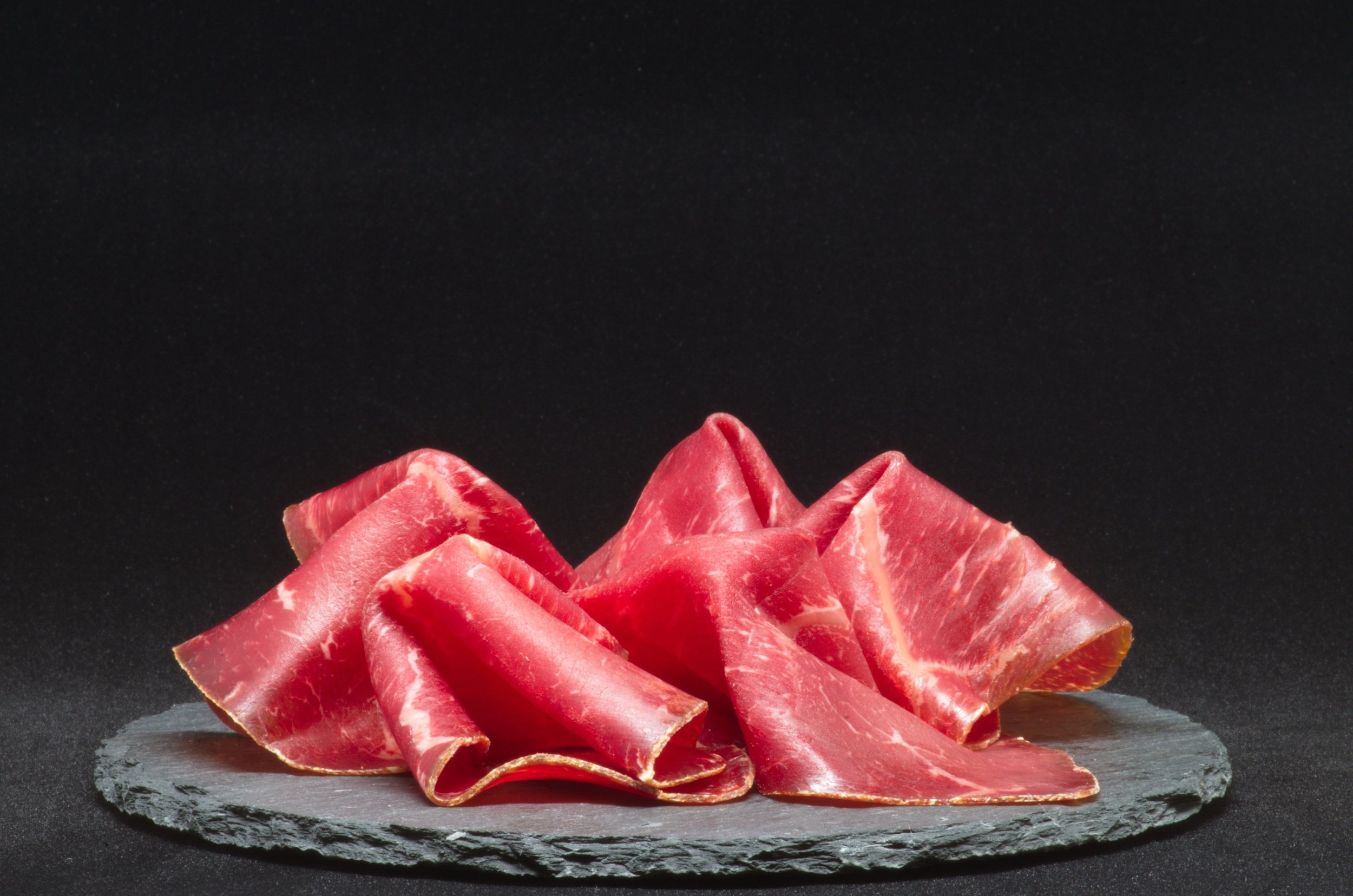 appetizing-beef-black-background-533352.jpg