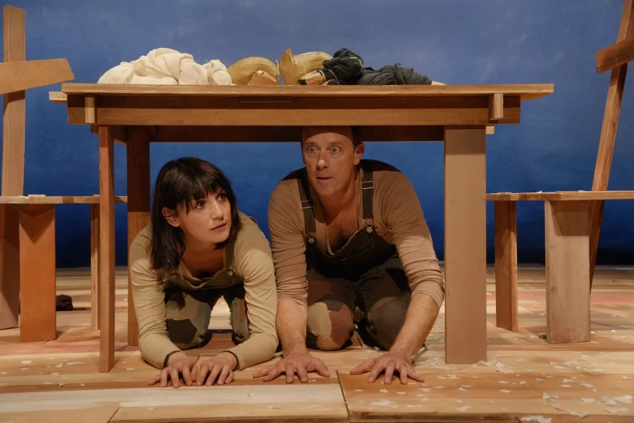 PetitTheatre_4ChiensMordentmespiedsetmesmainsOct2018_PhPache_0762b_light.jpg