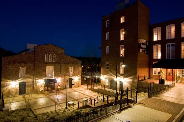600x600_1382557992195-craddock-terry-hotel-4