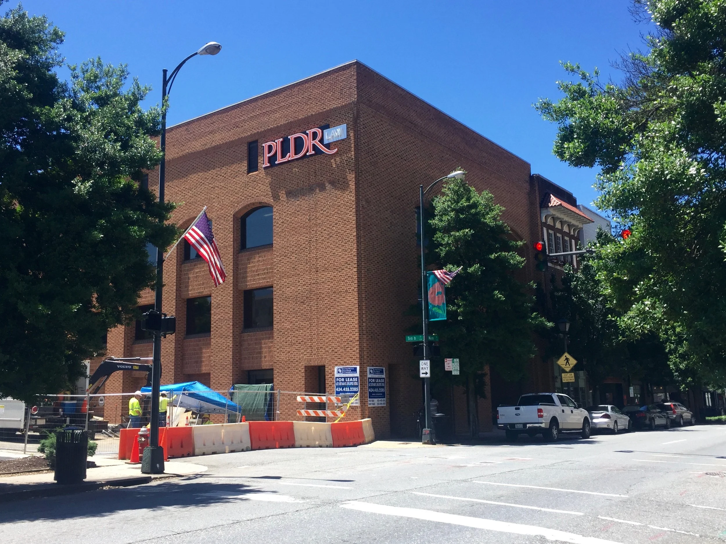 925 Main St.jpg
