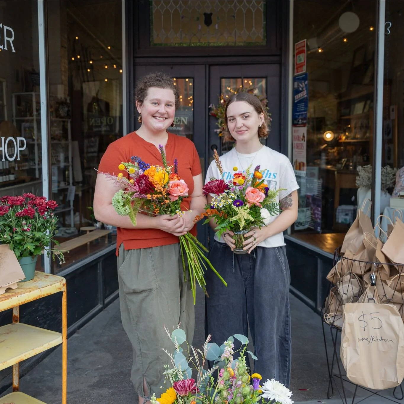 🛍️✨ Kick off the holidays in Downtown Lynchburg!
Join us November 21–23 for the Shop Small First Shop Crawl, hosted by Downtown Lynchburg Association and @threadedcollective_ ! 🎉
Explore 30+ downtown shops, restaurants, and coffee spots all